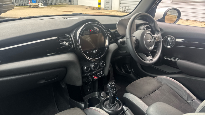 MINI Hatchback 1.5 Cooper Sport Premium 5dr Auto Petrol Hatchback